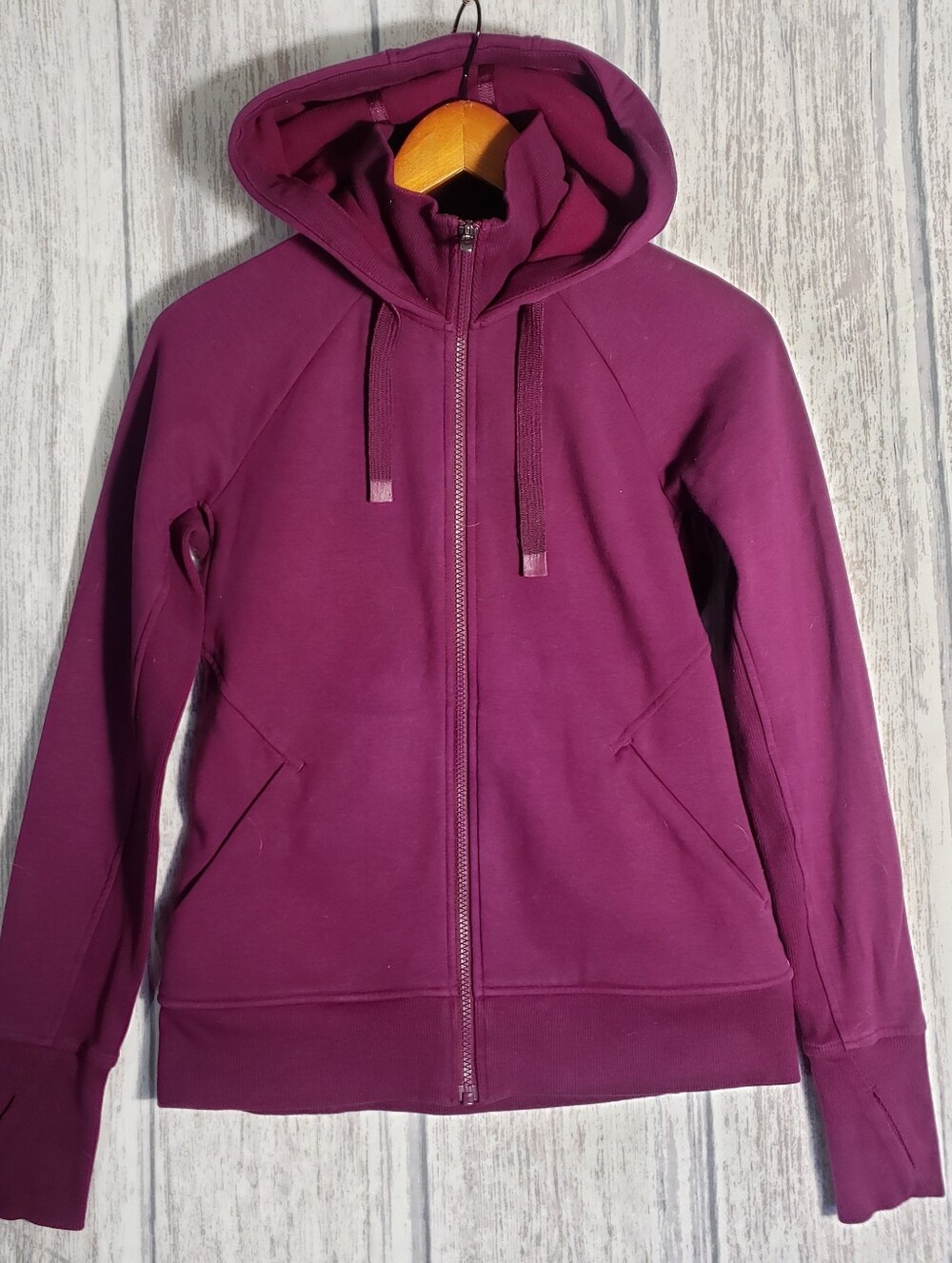 Athleta Triumph Hoodie Velvet Plum Colorway Thumbholes Full Zip Size XS